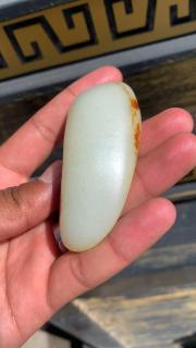 和田玉籽料红皮白肉,无伤无裂手把件,收藏级